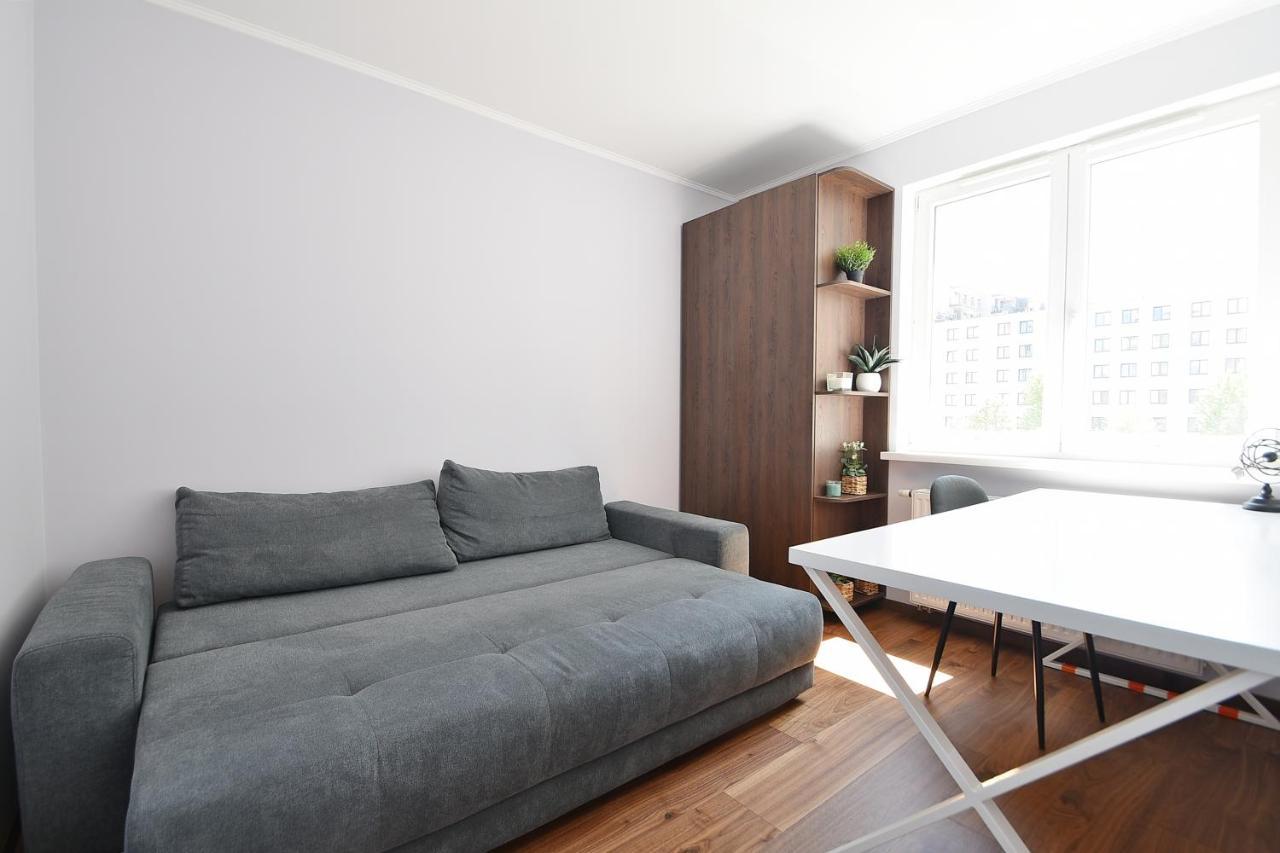 Wola Apartment Varsovie Extérieur photo